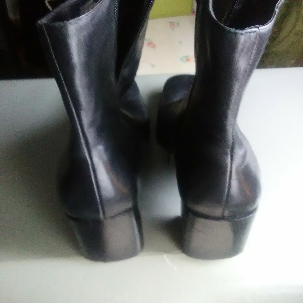 Boots - Picture 2 of 4